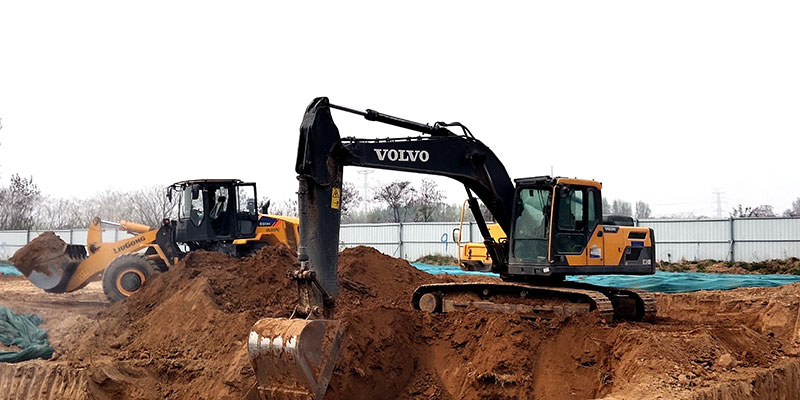 eBET易博工业园项目施工挖地基